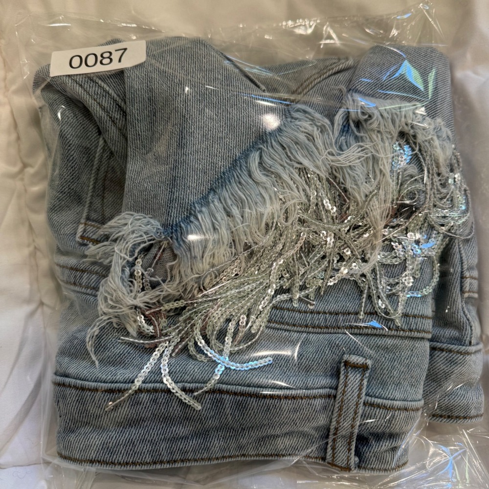 AKIRA Distressed Denim Shorts Western Glam Festival Women Size M Blue Fringe - Picture 8 of 10